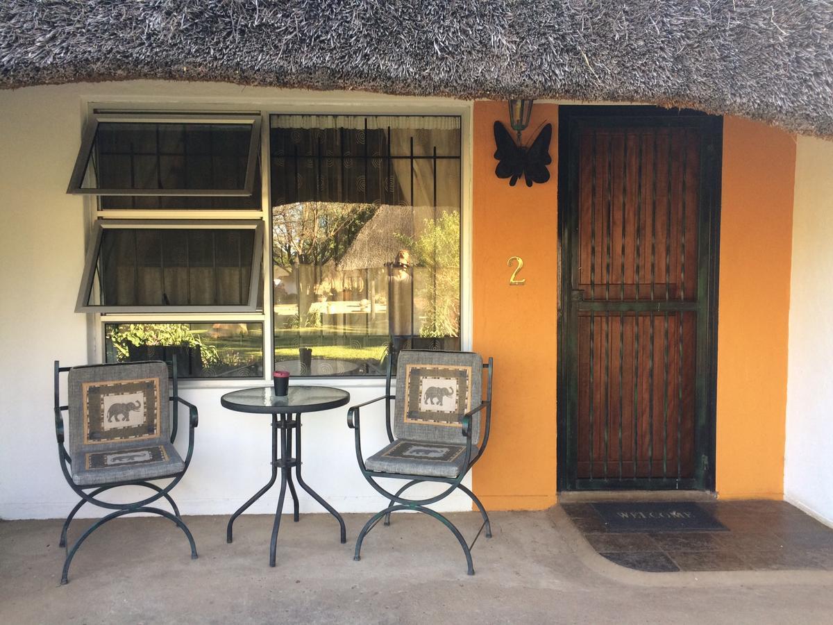 Lion'S Den Guesthouse Otjiwarongo Zewnętrze zdjęcie