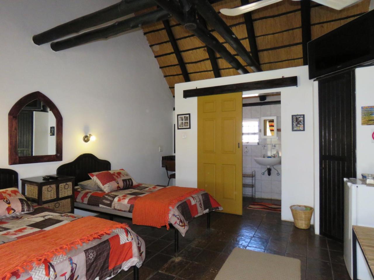 Lion'S Den Guesthouse Otjiwarongo Zewnętrze zdjęcie