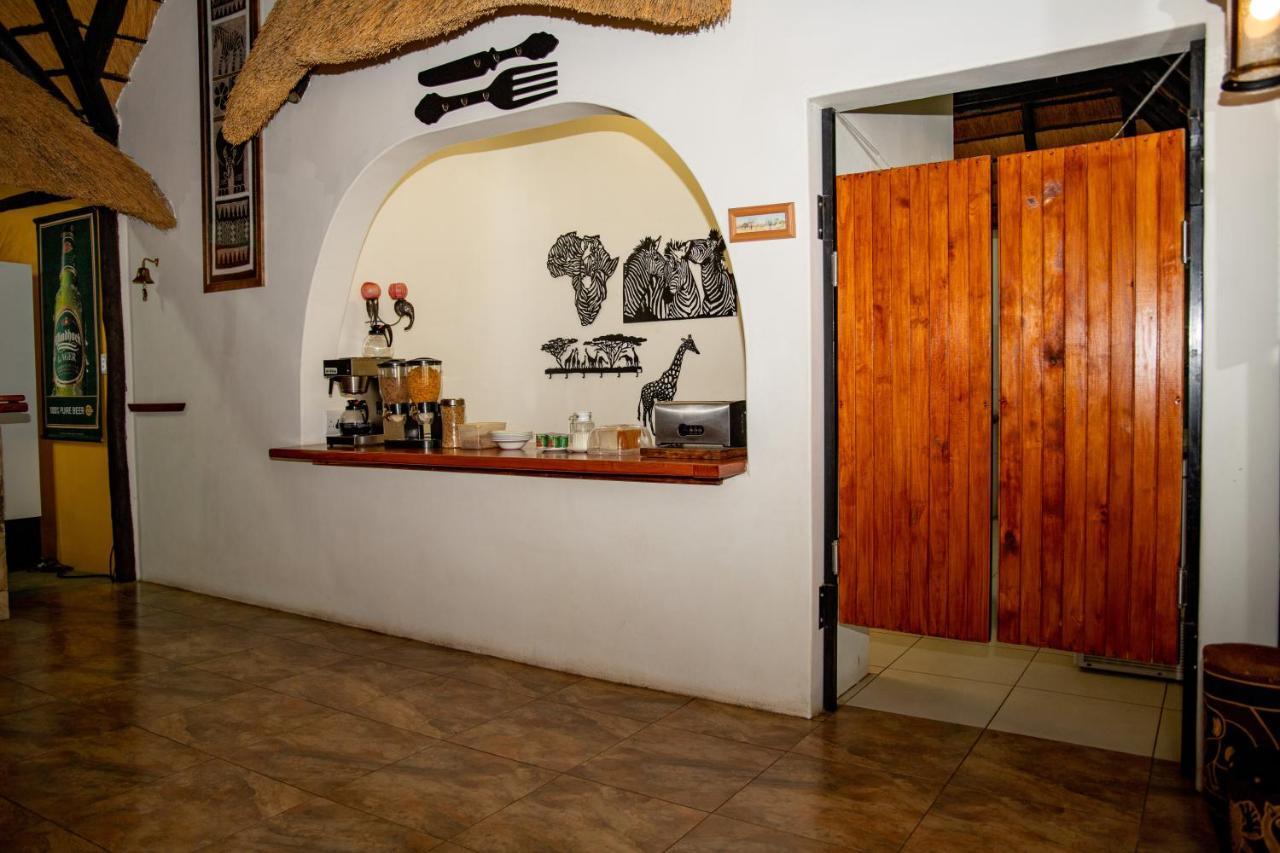 Lion'S Den Guesthouse Otjiwarongo Zewnętrze zdjęcie