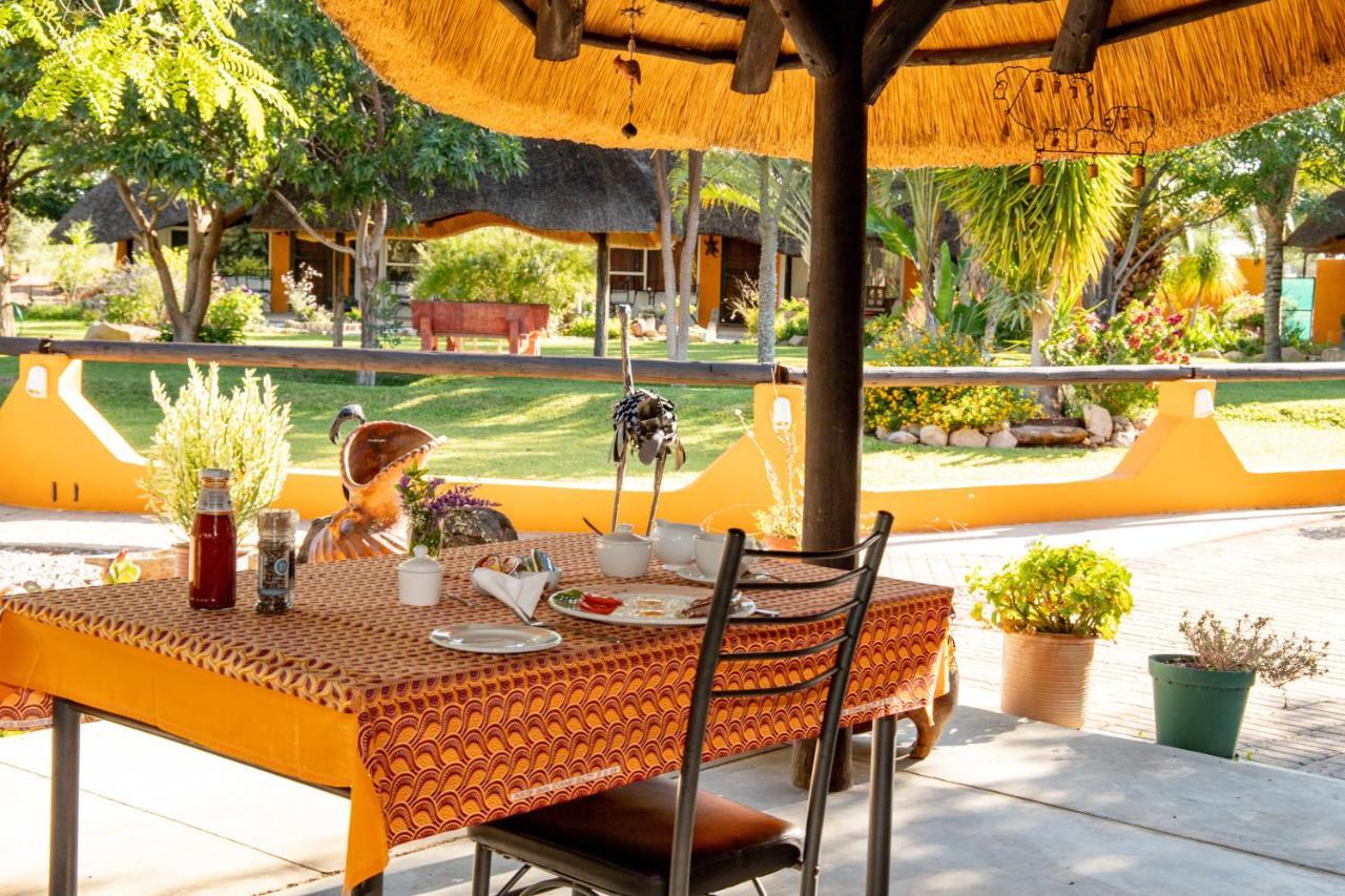 Lion'S Den Guesthouse Otjiwarongo Zewnętrze zdjęcie