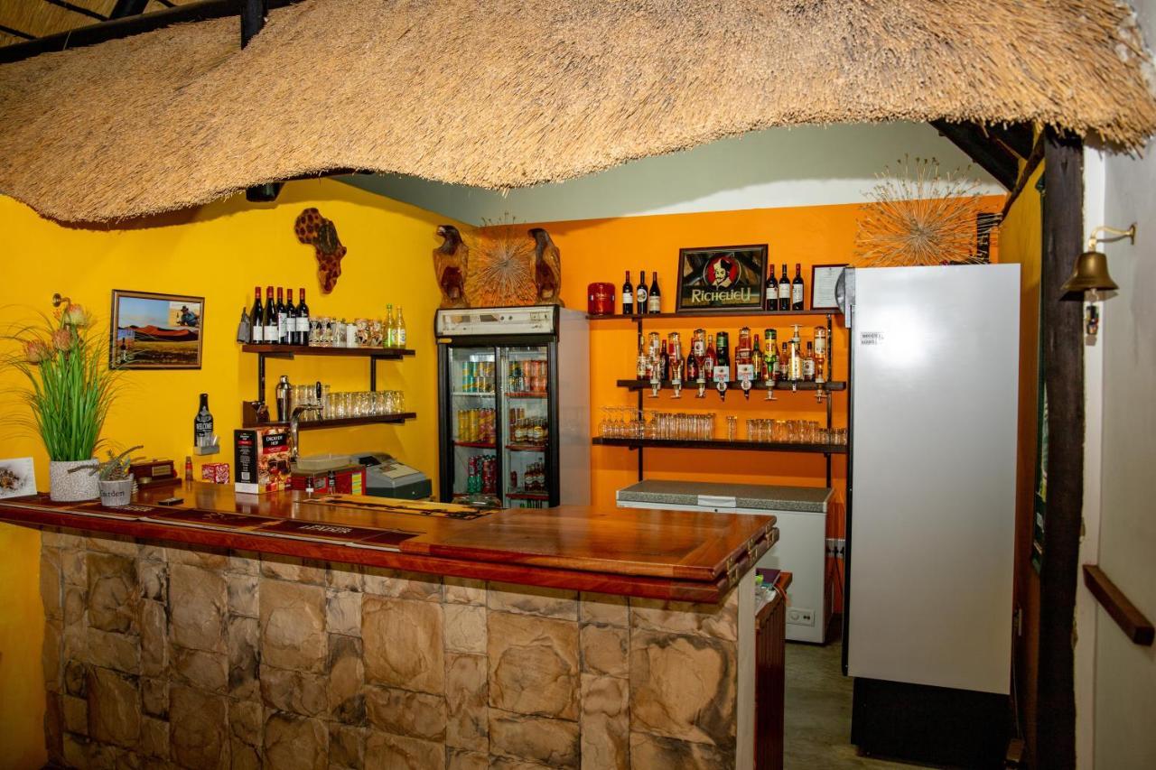 Lion'S Den Guesthouse Otjiwarongo Zewnętrze zdjęcie