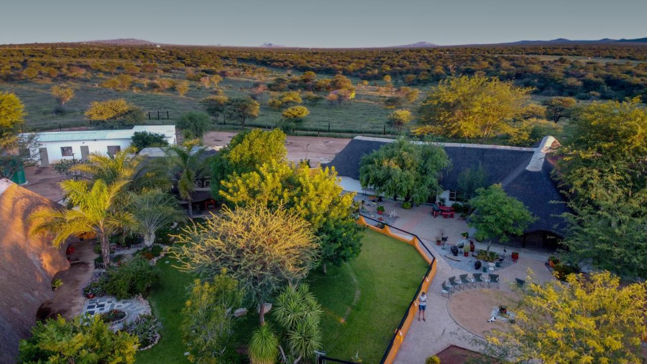 Lion'S Den Guesthouse Otjiwarongo Zewnętrze zdjęcie